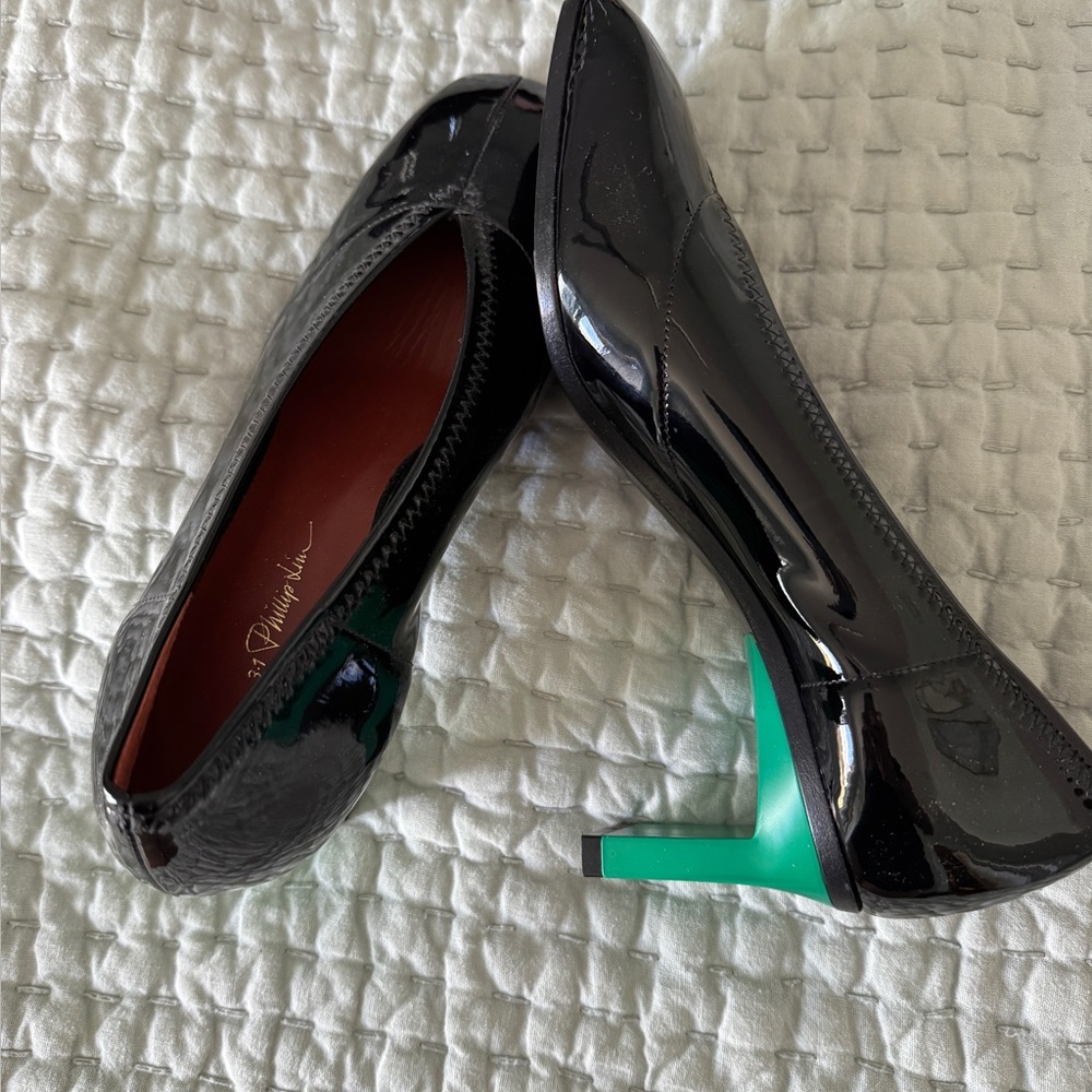 3.1 Phillip Lim Black Patent Leather Pumps with Green Heel